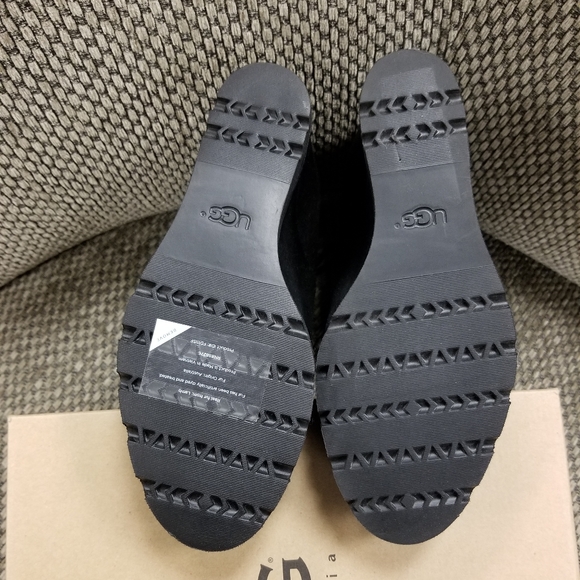 UGG Myrna Wedge Bootie Black U1008715BLK - Picture 4 of 6